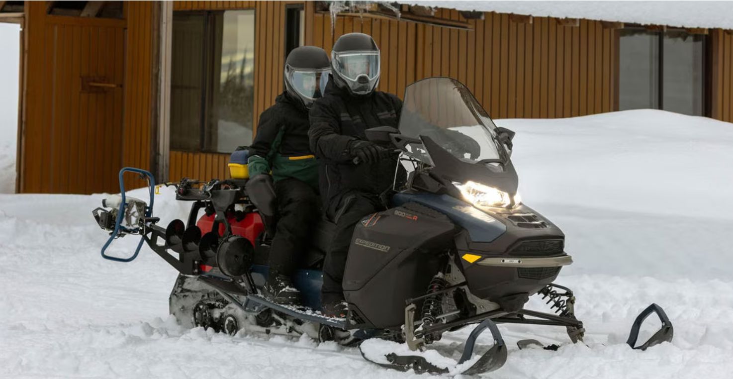 Снегоход в горах